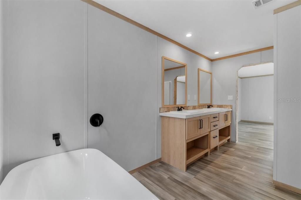 En Venta: $254,600 (3 camas, 2 baños, 1440 Pies cuadrados)