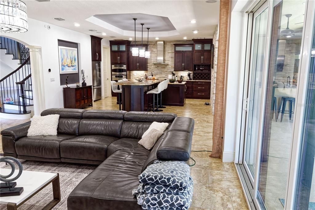 En Venta: $939,500 (3 camas, 3 baños, 3390 Pies cuadrados)