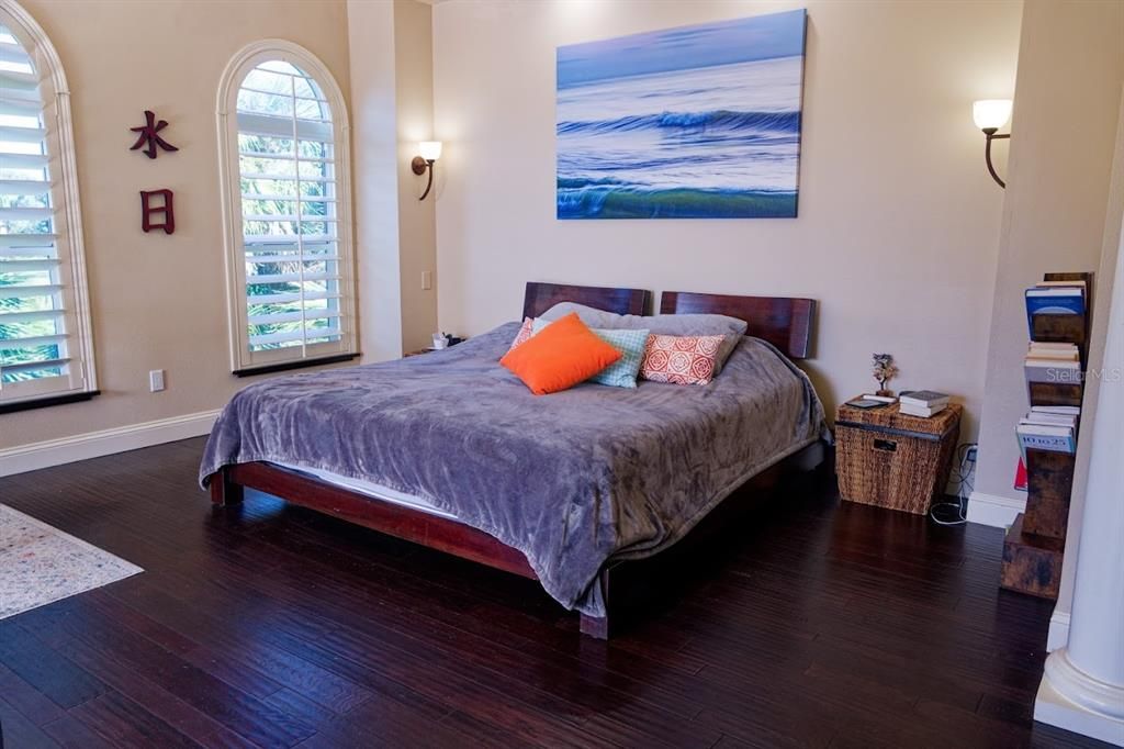 En Venta: $939,500 (3 camas, 3 baños, 3390 Pies cuadrados)