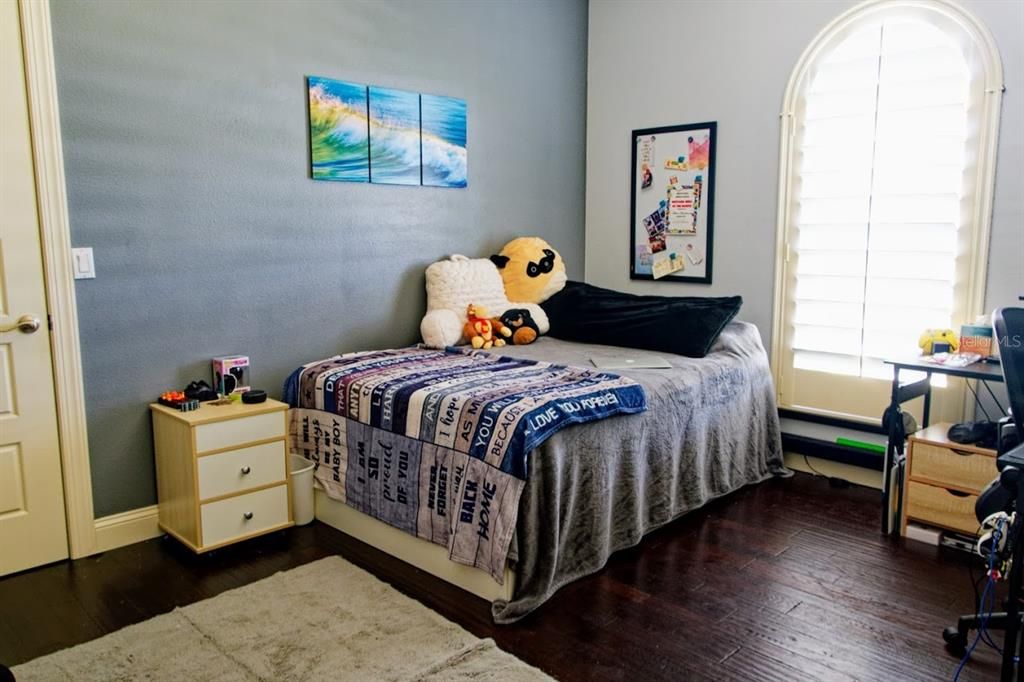 En Venta: $939,500 (3 camas, 3 baños, 3390 Pies cuadrados)