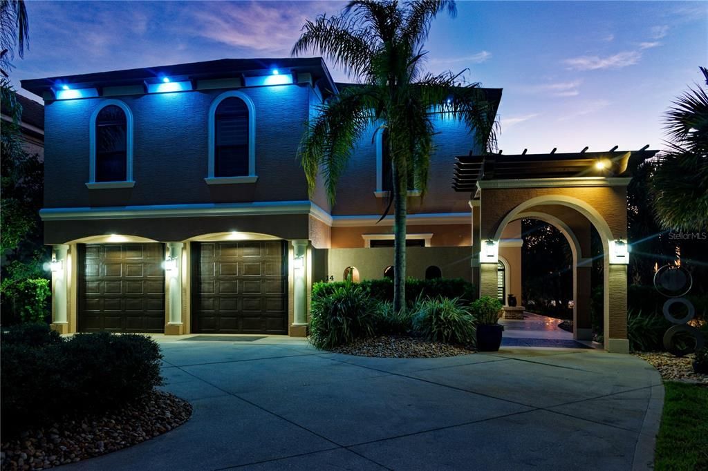 En Venta: $939,500 (3 camas, 3 baños, 3390 Pies cuadrados)