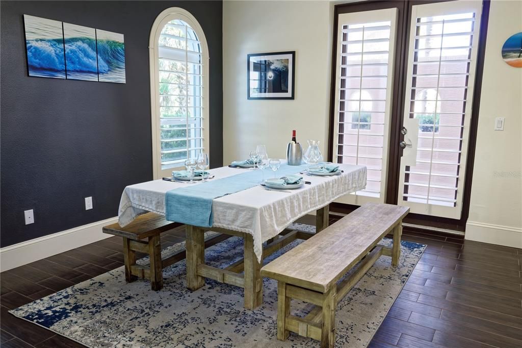 En Venta: $939,500 (3 camas, 3 baños, 3390 Pies cuadrados)