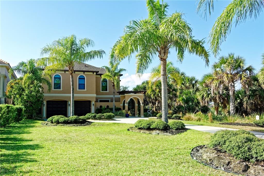 En Venta: $939,500 (3 camas, 3 baños, 3390 Pies cuadrados)