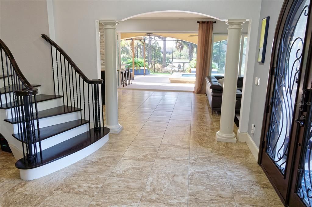 En Venta: $939,500 (3 camas, 3 baños, 3390 Pies cuadrados)