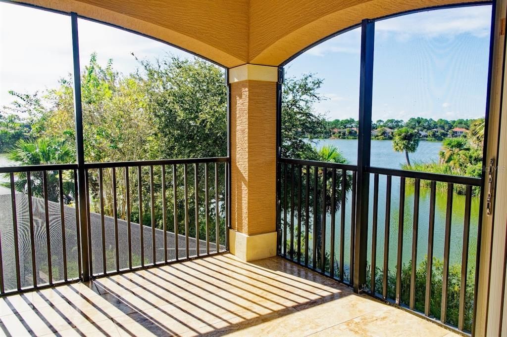 En Venta: $939,500 (3 camas, 3 baños, 3390 Pies cuadrados)