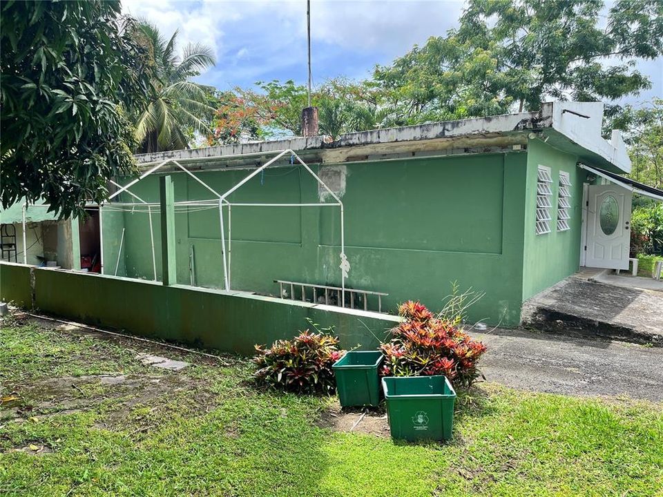 待售: $260,000 (0 贝兹, 0 浴室, 3102 平方英尺)