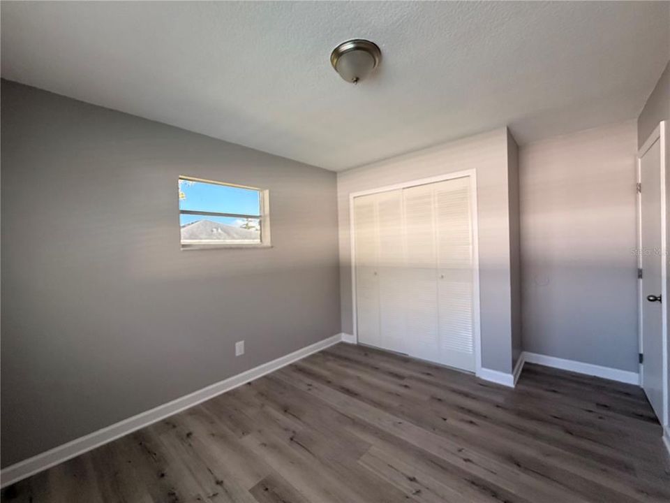 Под контрактом: $349,999 (4 спален, 2 ванн, 1544 Квадратных фут)