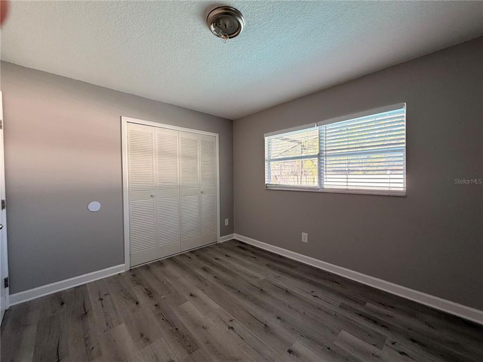 Под контрактом: $349,999 (4 спален, 2 ванн, 1544 Квадратных фут)