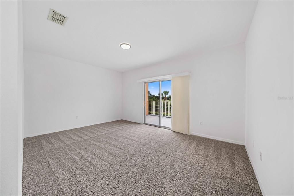 En Venta: $299,000 (3 camas, 3 baños, 1503 Pies cuadrados)