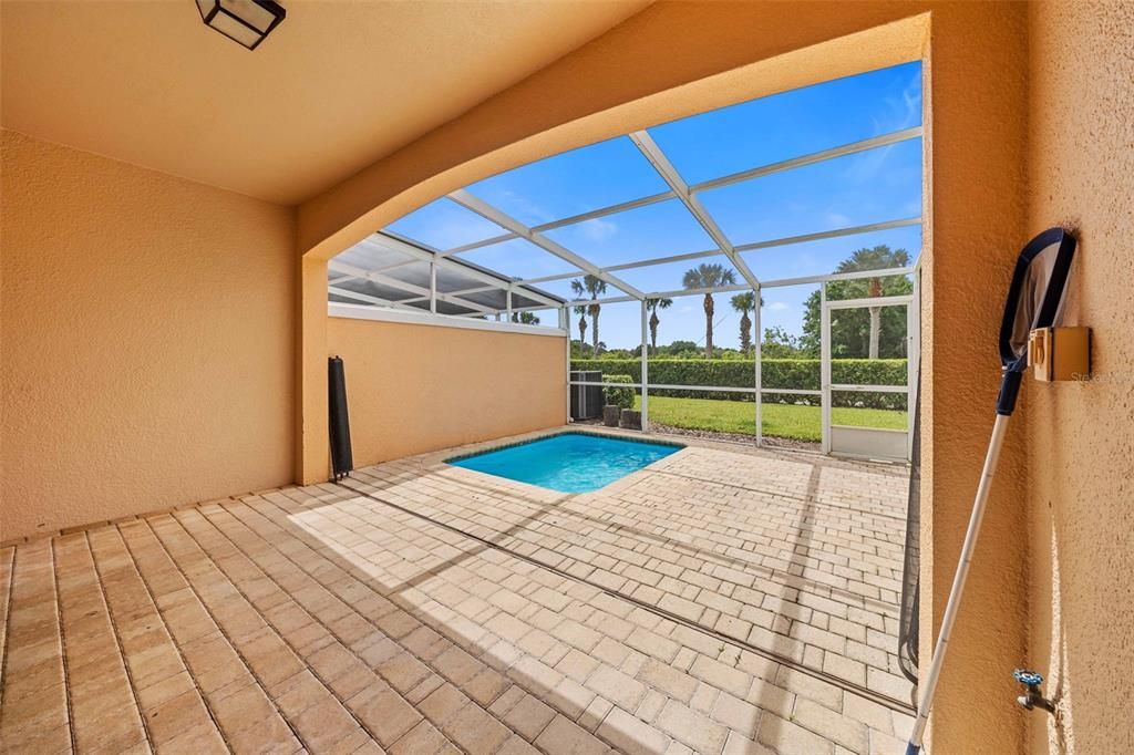 En Venta: $299,000 (3 camas, 3 baños, 1503 Pies cuadrados)