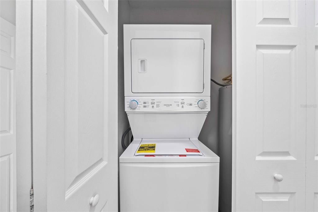 En Venta: $299,000 (3 camas, 3 baños, 1503 Pies cuadrados)