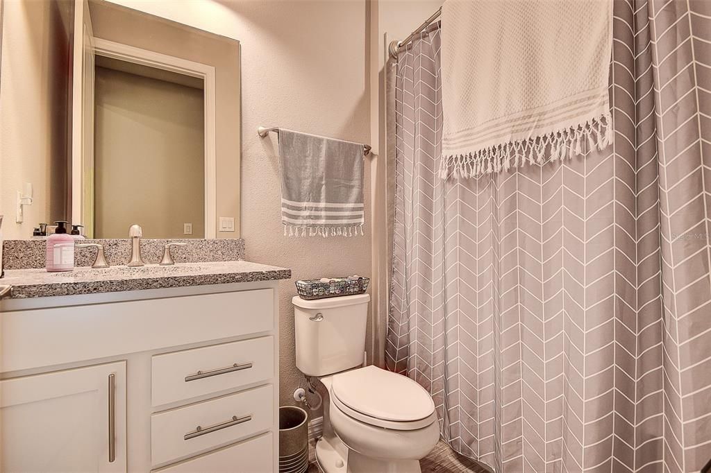 待售: $375,000 (3 贝兹, 2 浴室, 1704 平方英尺)