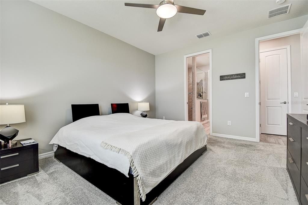 待售: $375,000 (3 贝兹, 2 浴室, 1704 平方英尺)