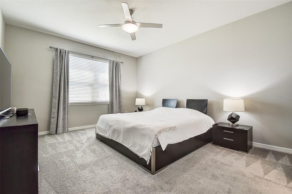 待售: $375,000 (3 贝兹, 2 浴室, 1704 平方英尺)