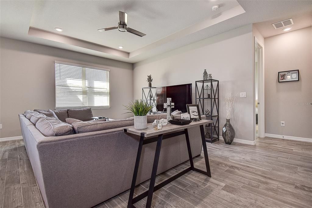 待售: $375,000 (3 贝兹, 2 浴室, 1704 平方英尺)