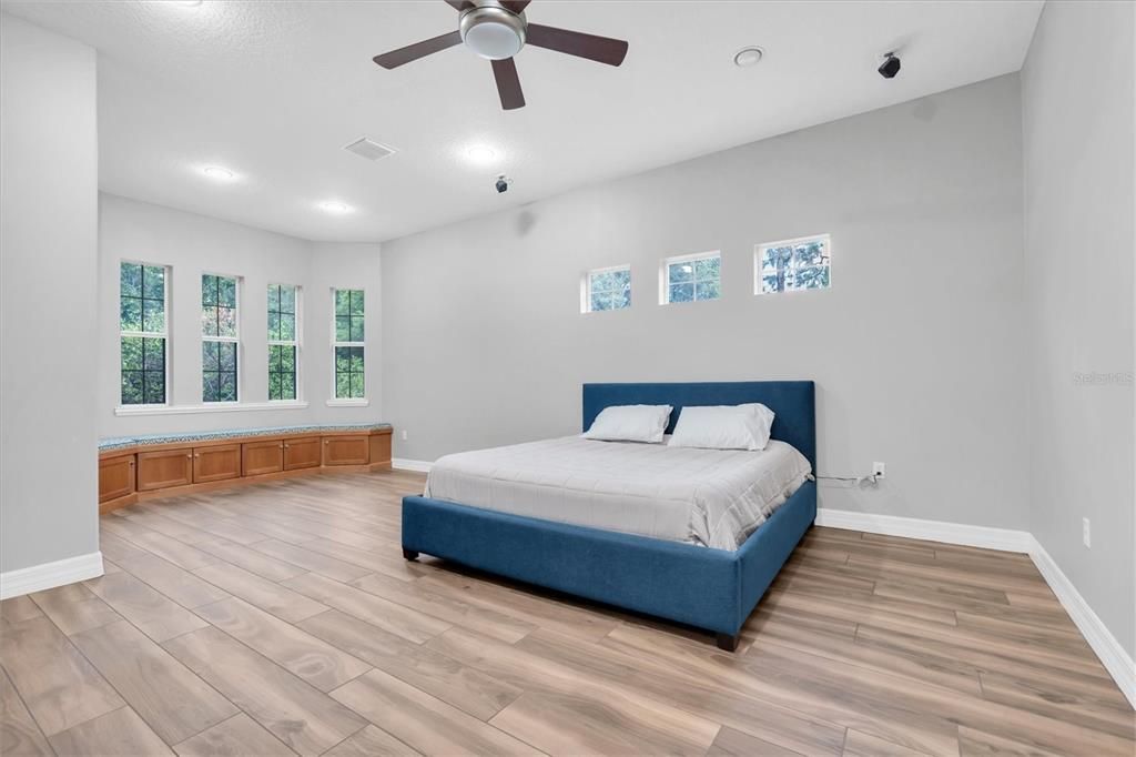 For Sale: $1,599,999 (4 beds, 4 baths, 4220 Square Feet)