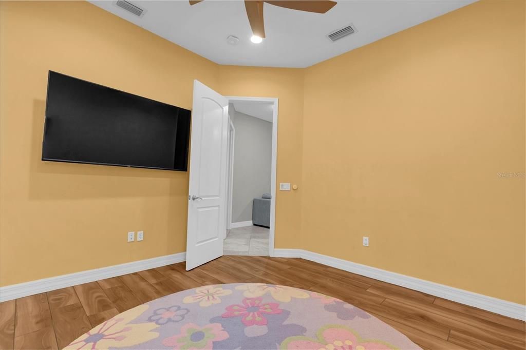 For Sale: $1,599,999 (4 beds, 4 baths, 4220 Square Feet)