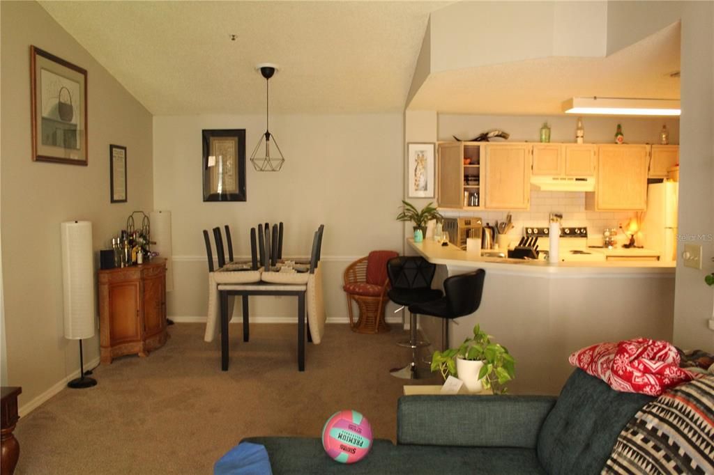 For Sale: $199,900 (3 beds, 2 baths, 1272 Square Feet)