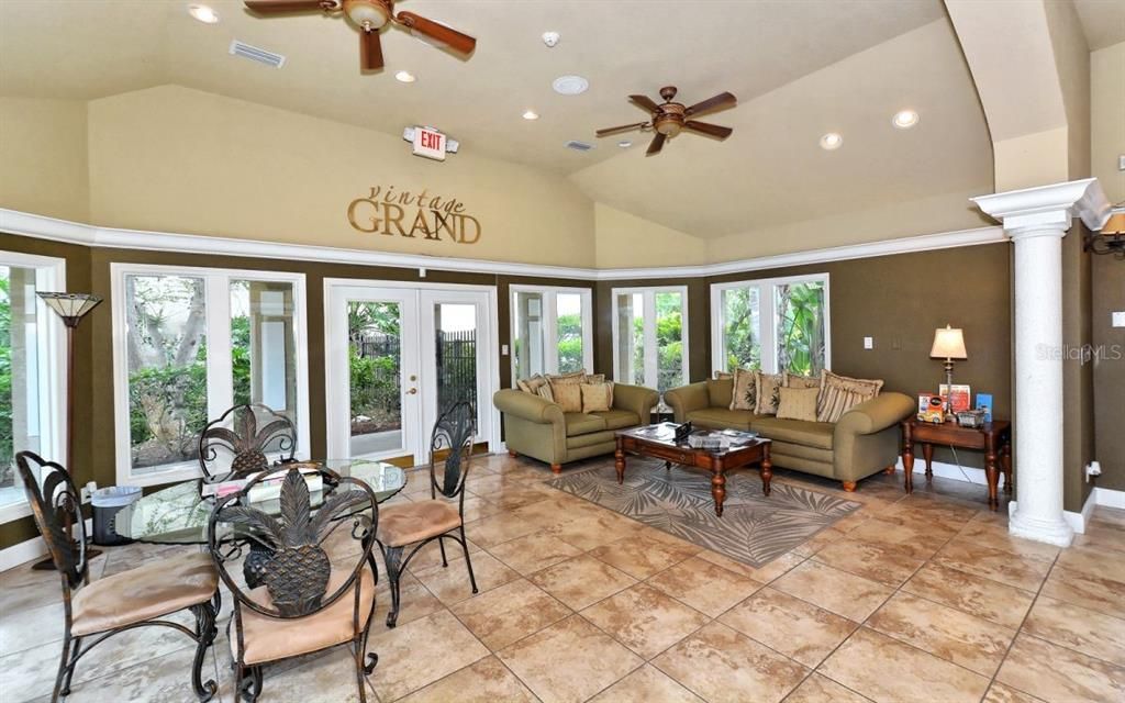 For Sale: $199,900 (3 beds, 2 baths, 1272 Square Feet)