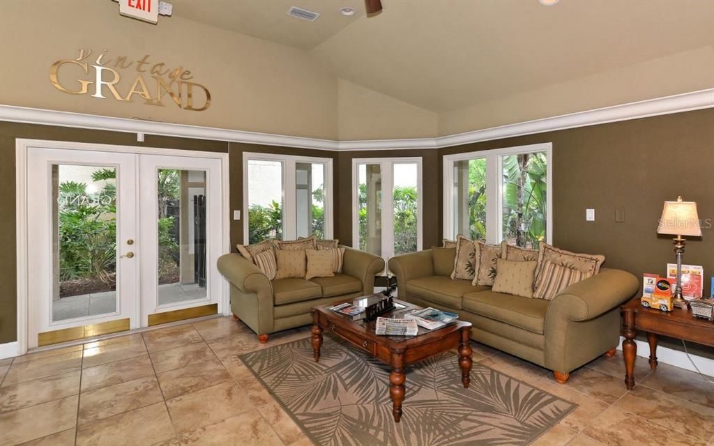 For Sale: $199,900 (3 beds, 2 baths, 1272 Square Feet)