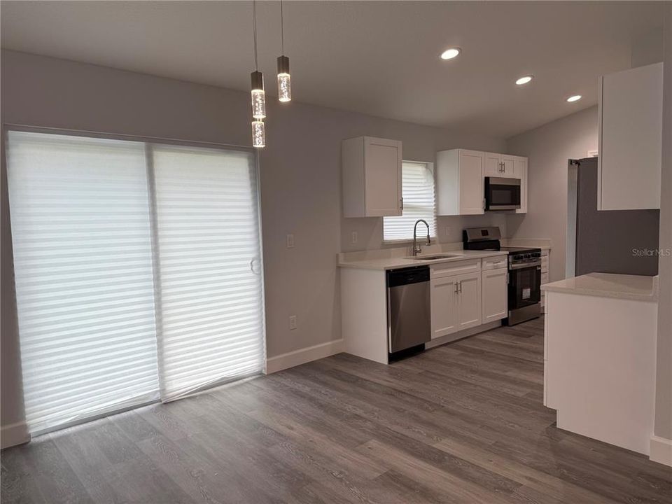 В аренду: $1,695 (3 спален, 2 ванн, 1127 Квадратных фут)