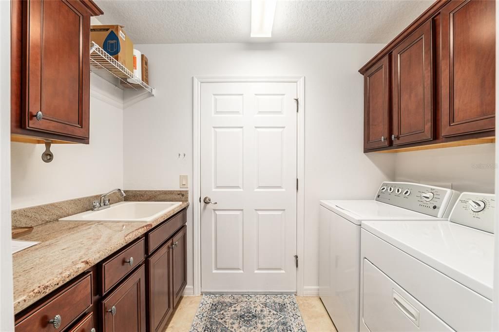 En Venta: $549,000 (3 camas, 2 baños, 2096 Pies cuadrados)