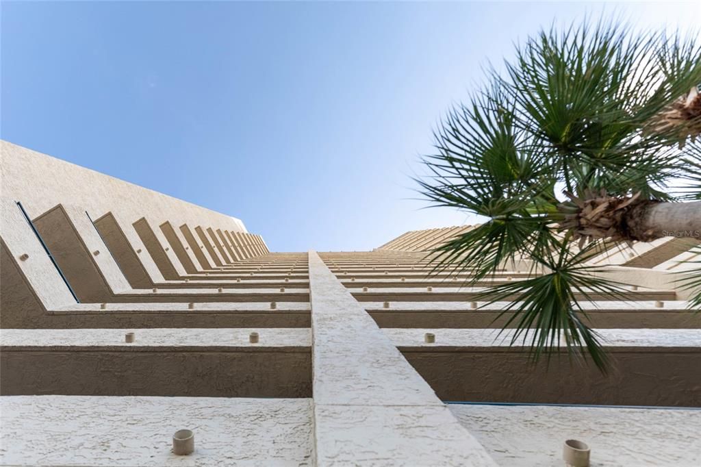 For Sale: $749,900 (3 beds, 3 baths, 2377 Square Feet)