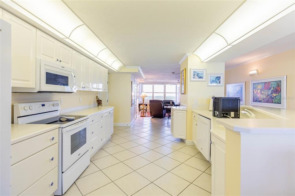 For Sale: $749,900 (3 beds, 3 baths, 2377 Square Feet)