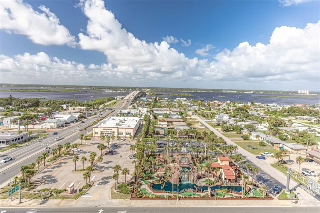 For Sale: $749,900 (3 beds, 3 baths, 2377 Square Feet)