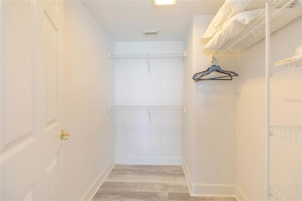 For Sale: $749,900 (3 beds, 3 baths, 2377 Square Feet)