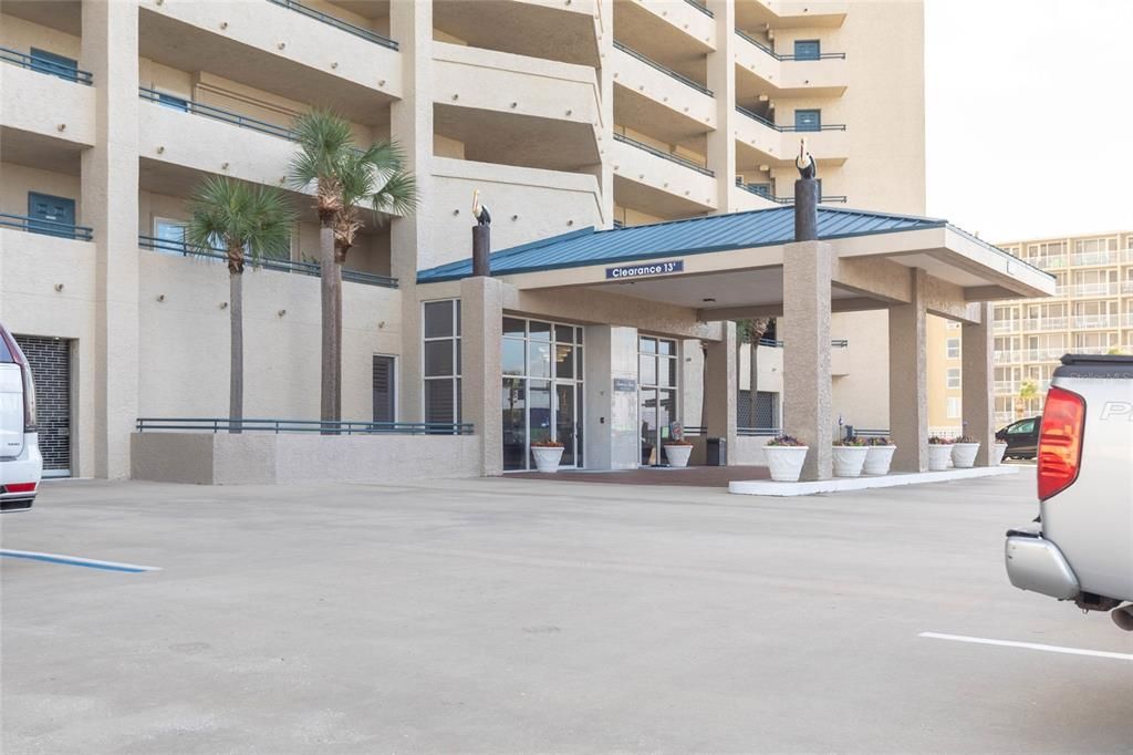 For Sale: $749,900 (3 beds, 3 baths, 2377 Square Feet)