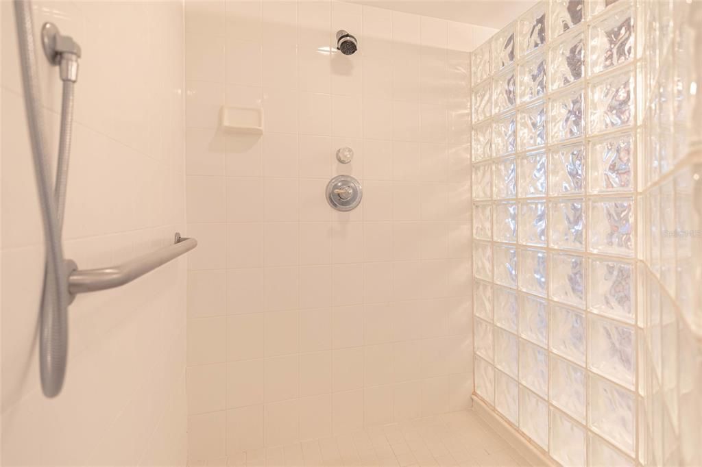 For Sale: $749,900 (3 beds, 3 baths, 2377 Square Feet)