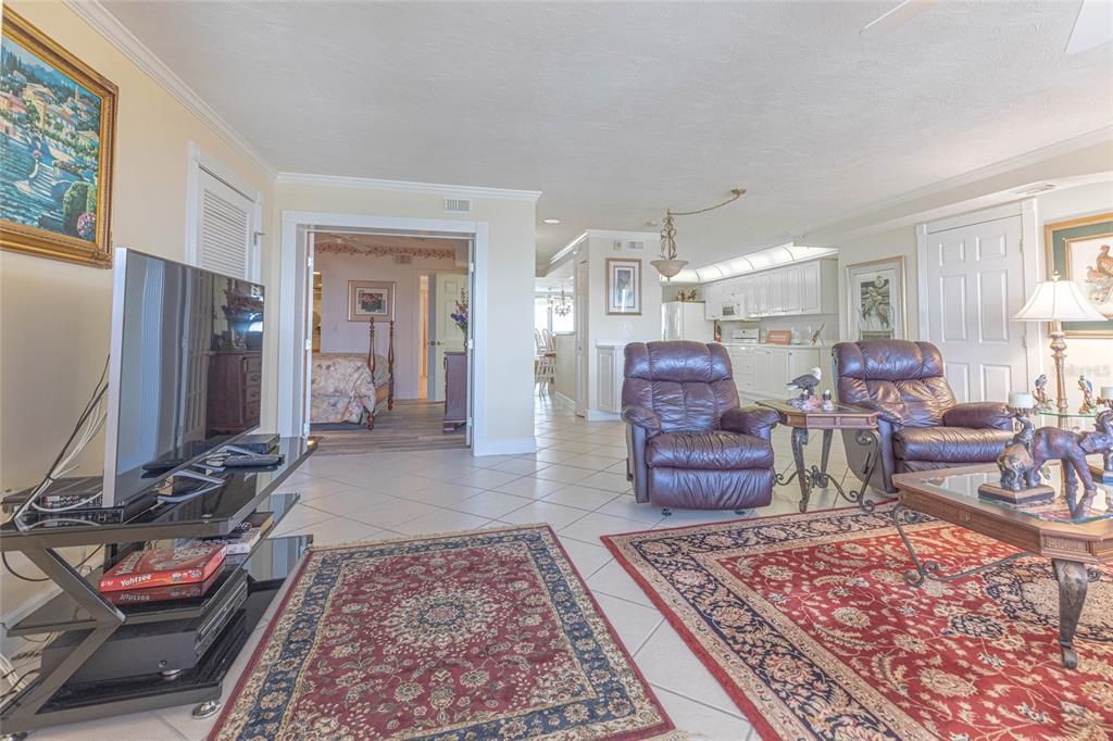 For Sale: $749,900 (3 beds, 3 baths, 2377 Square Feet)