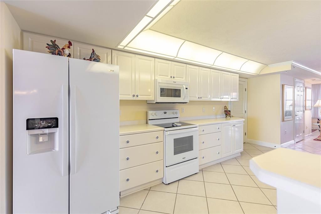 For Sale: $749,900 (3 beds, 3 baths, 2377 Square Feet)