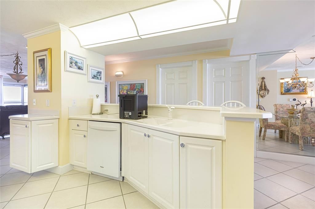 For Sale: $749,900 (3 beds, 3 baths, 2377 Square Feet)