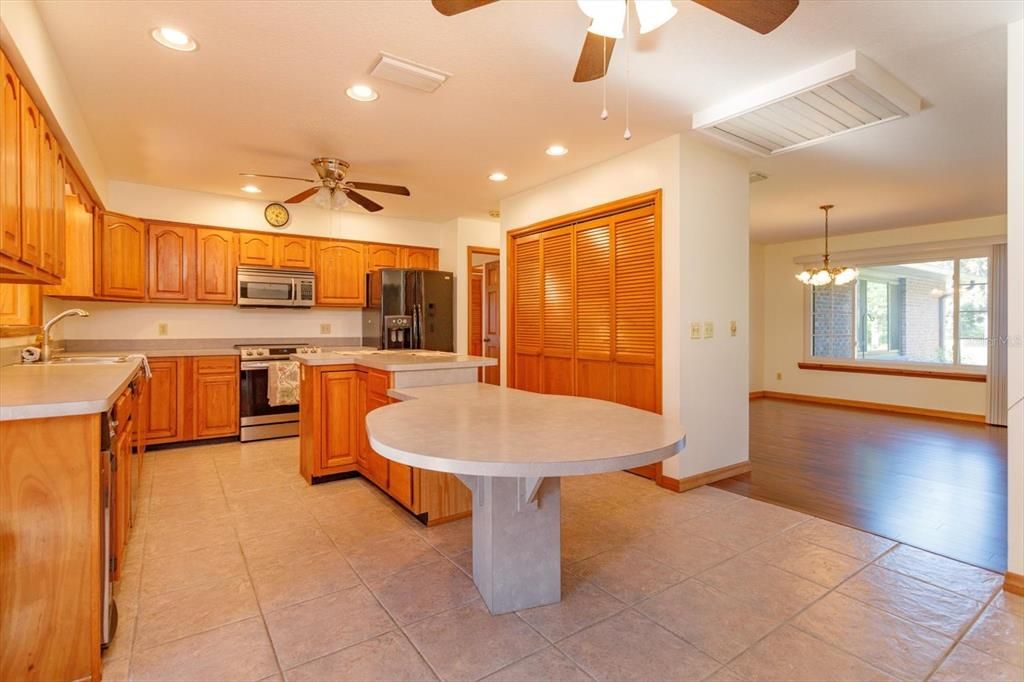 На продажу: $794,900 (3 спален, 2 ванн, 2973 Квадратных фут)