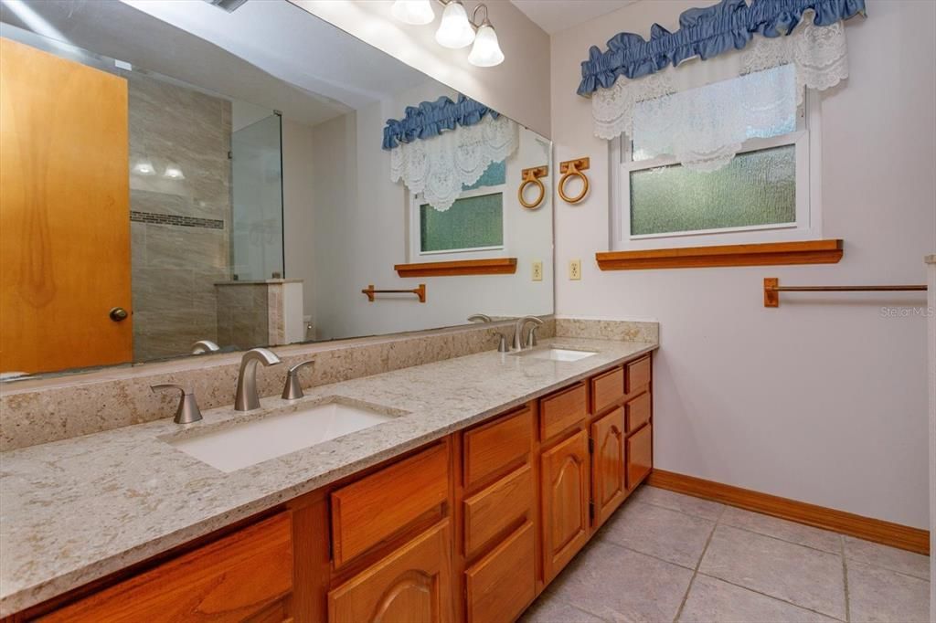 На продажу: $794,900 (3 спален, 2 ванн, 2973 Квадратных фут)