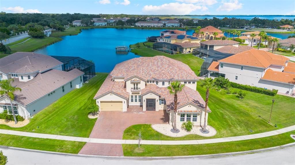 Recently Sold: $895,000 (5 beds, 5 baths, 5623 Square Feet)