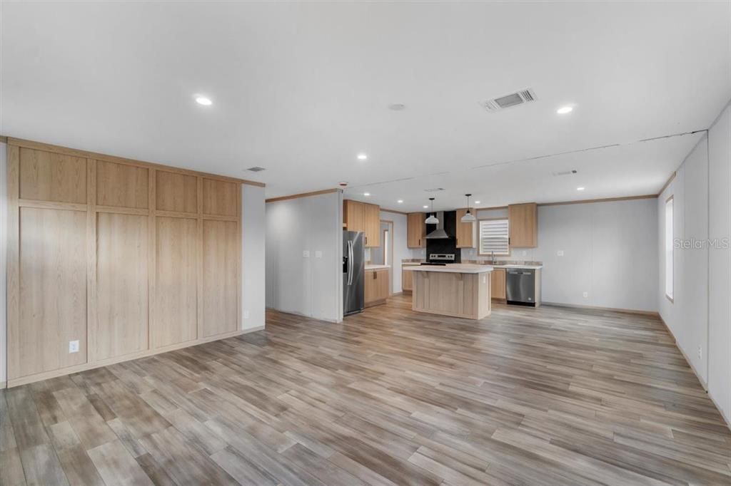 For Sale: $264,500 (3 beds, 2 baths, 1440 Square Feet)