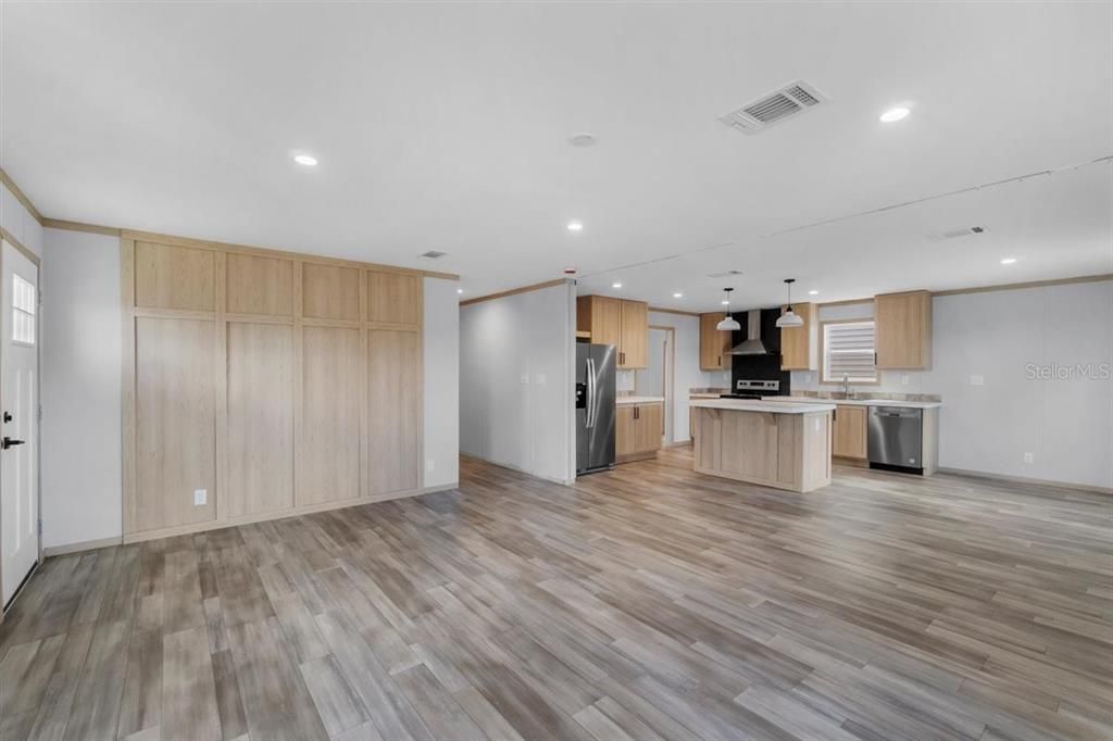 For Sale: $264,500 (3 beds, 2 baths, 1440 Square Feet)