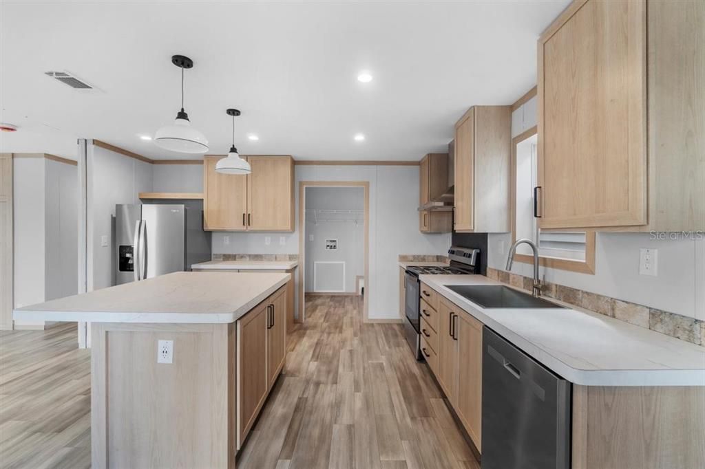 For Sale: $264,500 (3 beds, 2 baths, 1440 Square Feet)