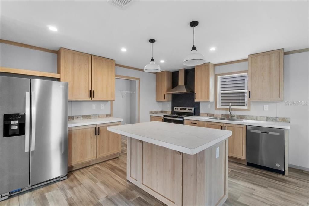 For Sale: $264,500 (3 beds, 2 baths, 1440 Square Feet)