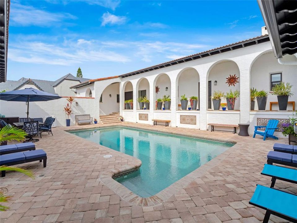 En Venta: $3,400,000 (7 camas, 3 baños, 3728 Pies cuadrados)