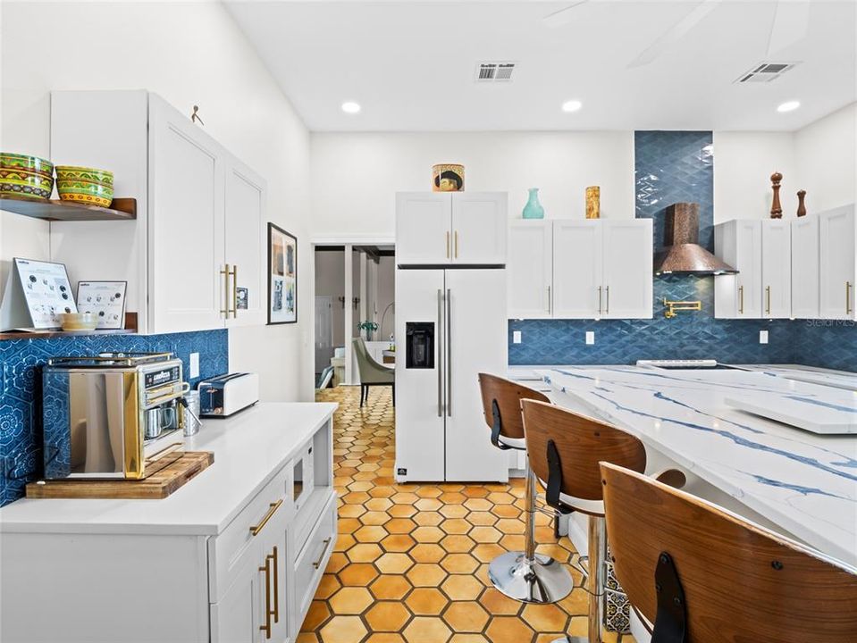 En Venta: $3,400,000 (7 camas, 3 baños, 3728 Pies cuadrados)