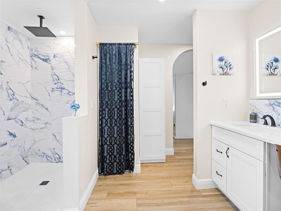 En Venta: $3,400,000 (7 camas, 3 baños, 3728 Pies cuadrados)