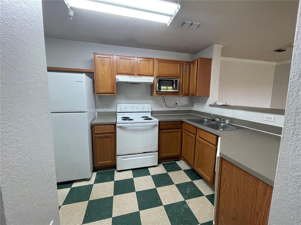 待售: $149,000 (2 贝兹, 2 浴室, 1062 平方英尺)