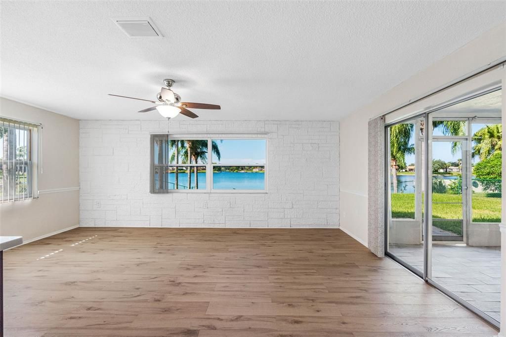 For Sale: $349,900 (3 beds, 2 baths, 1565 Square Feet)