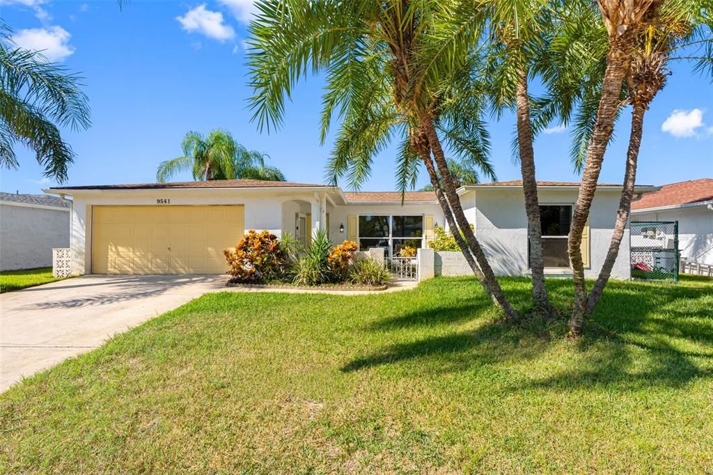 For Sale: $349,900 (3 beds, 2 baths, 1565 Square Feet)