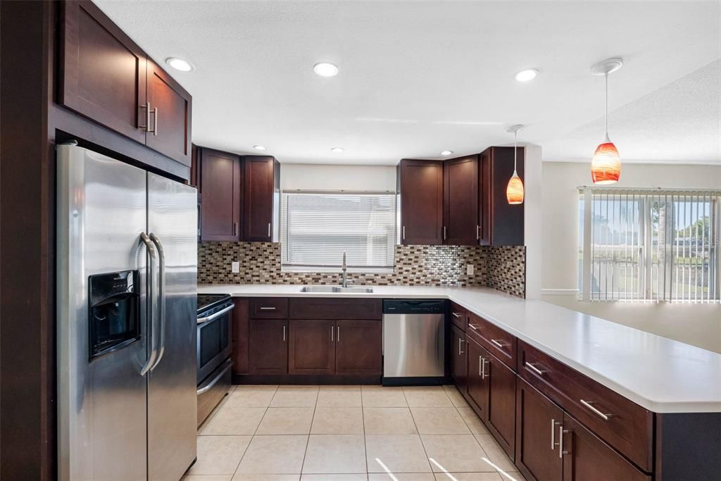 For Sale: $349,900 (3 beds, 2 baths, 1565 Square Feet)