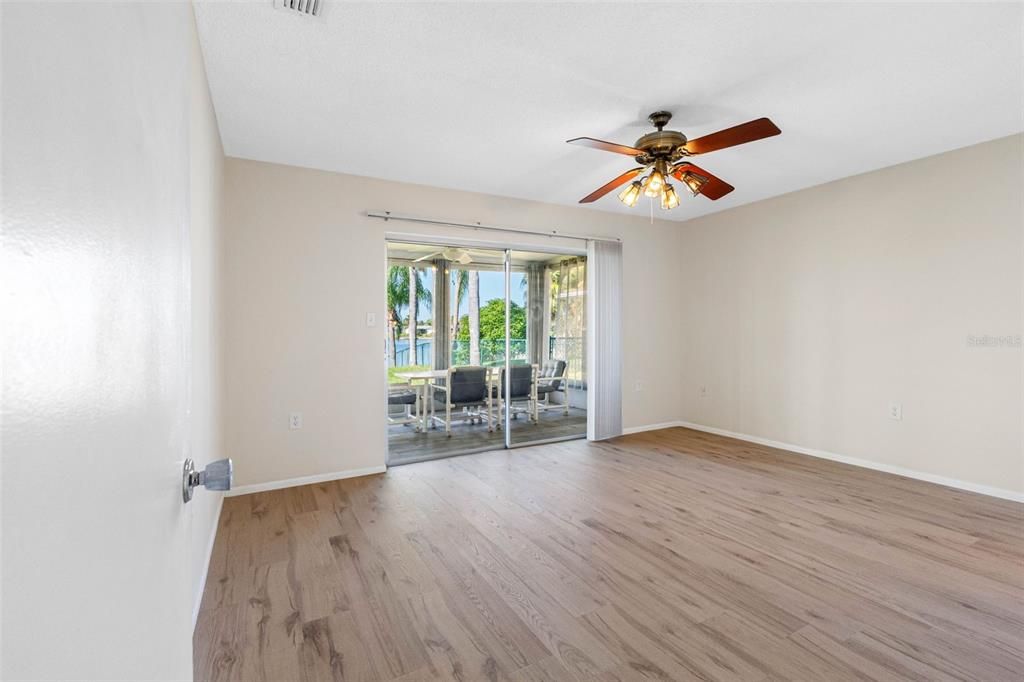 For Sale: $349,900 (3 beds, 2 baths, 1565 Square Feet)